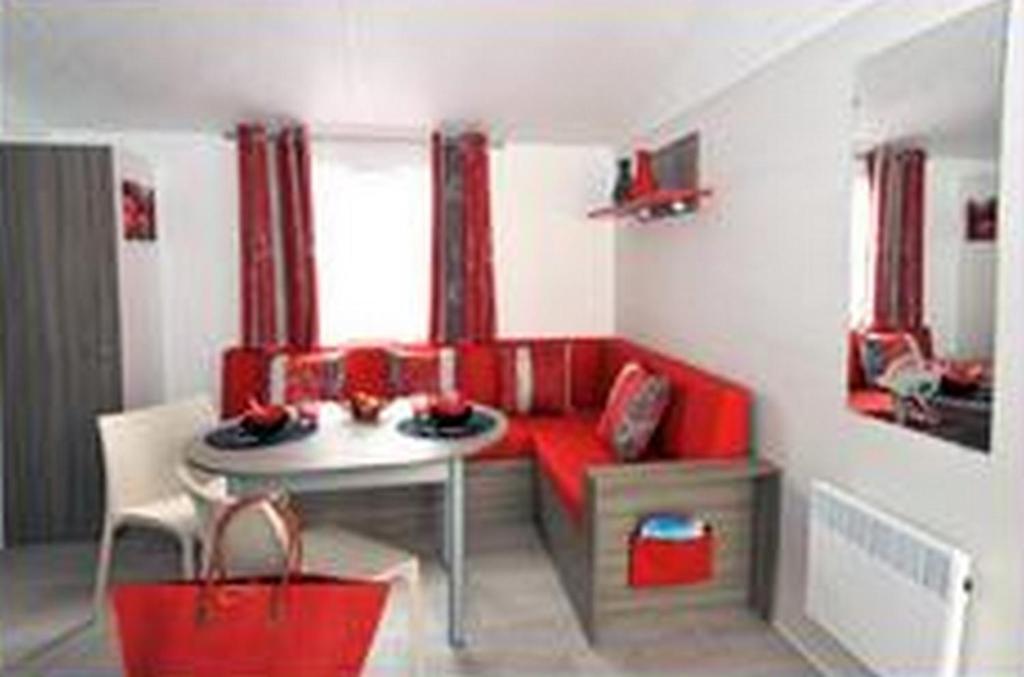 Camping Au Bord de l'Aisne Guignicourt Rom bilde